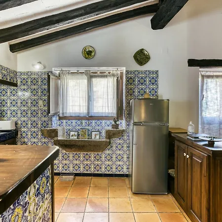 Nyaraló Cortada *